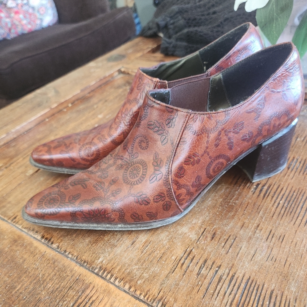 Brown Vintage Heels with Intricate Floral Design